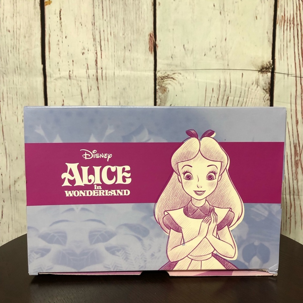 CROCS x Disney Alice in Wonderland limited edition classic Clog in size 7 - Picture 15 of 17